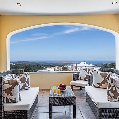 Dim Art Traditional - With Private Pool *